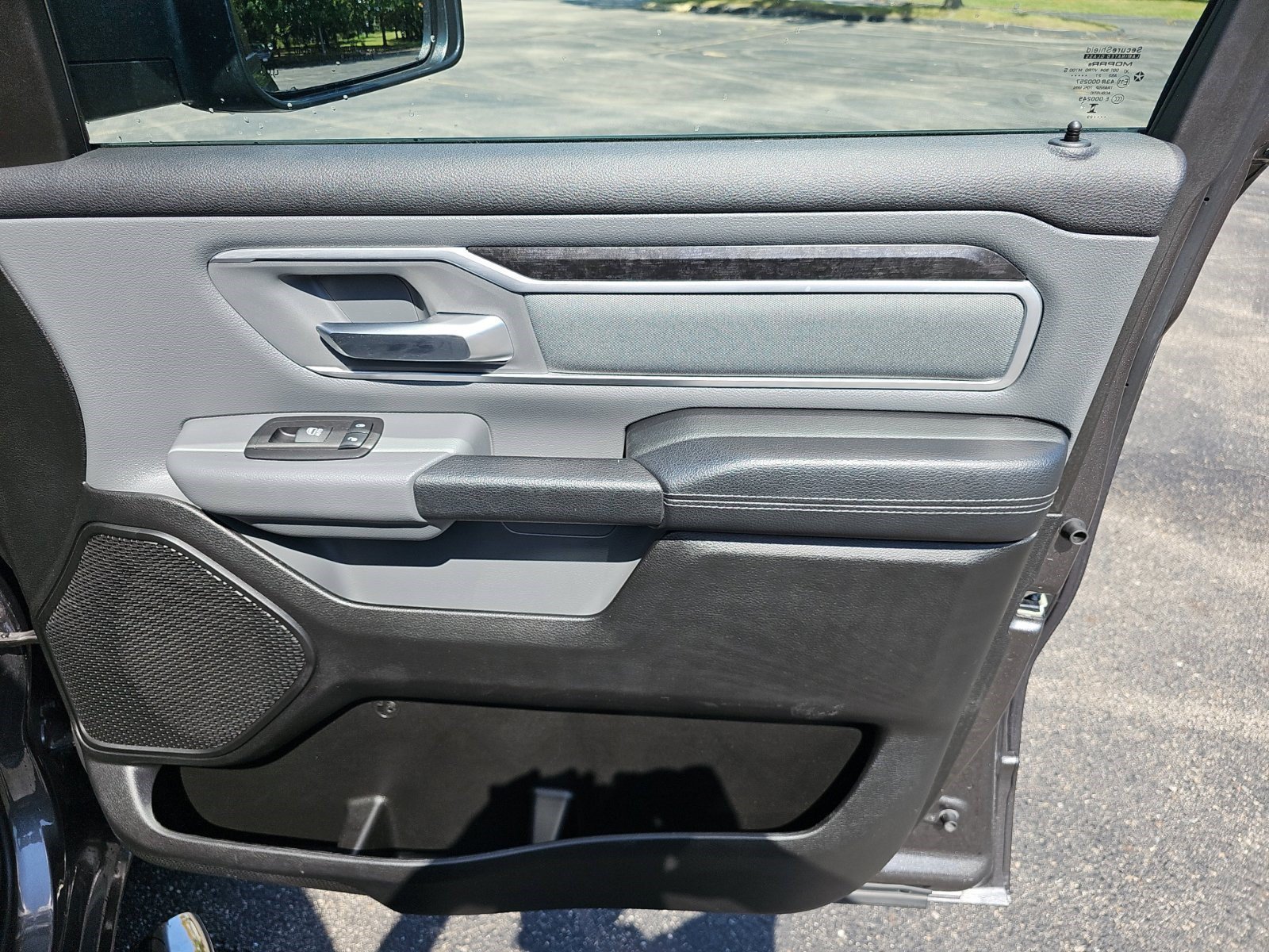 Certified Used 2023 Granite Crystal Metallic Clearcoat Ram Big Horn image 13
