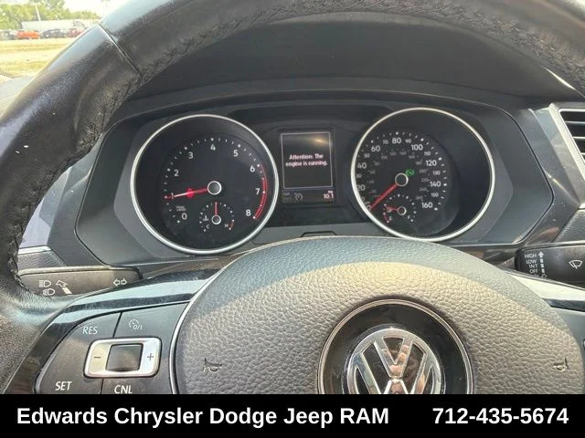 Used 2018 White Volkswagen 2.0T SE image 16