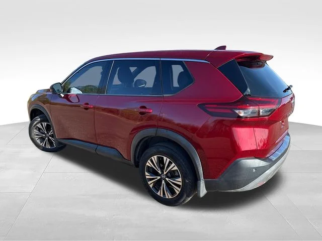 Used 2021 Red Nissan SV image 5