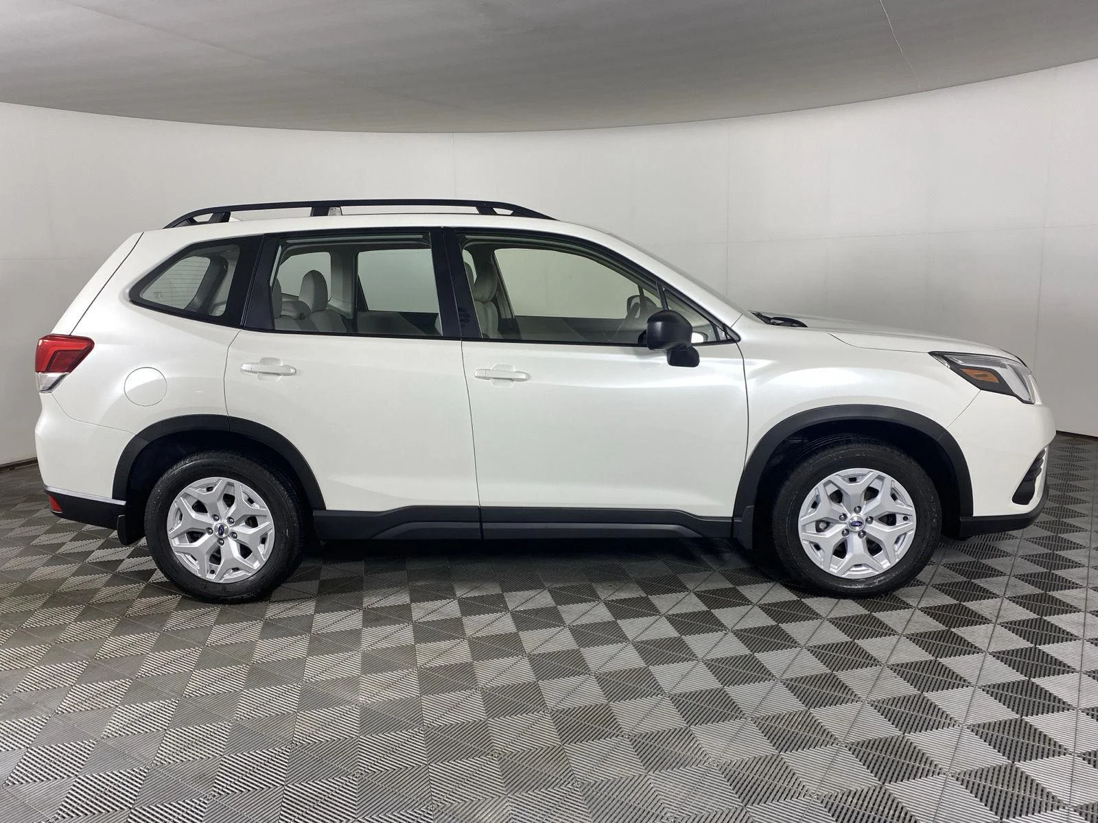 Used 2023 Crystal White Pearl Subaru  image 8