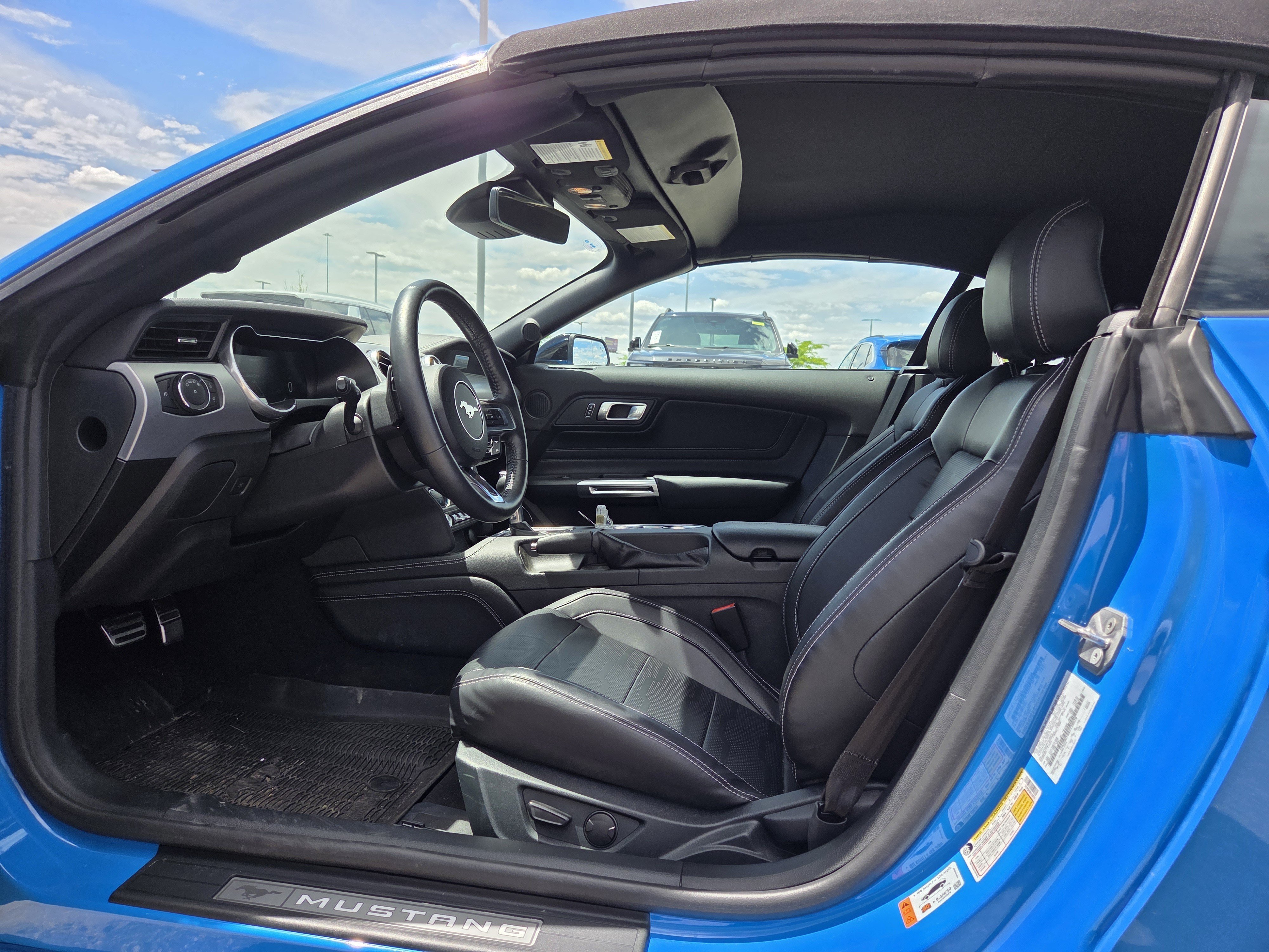 Used 2022 Grabber Blue Metallic Ford GT Premium image 5