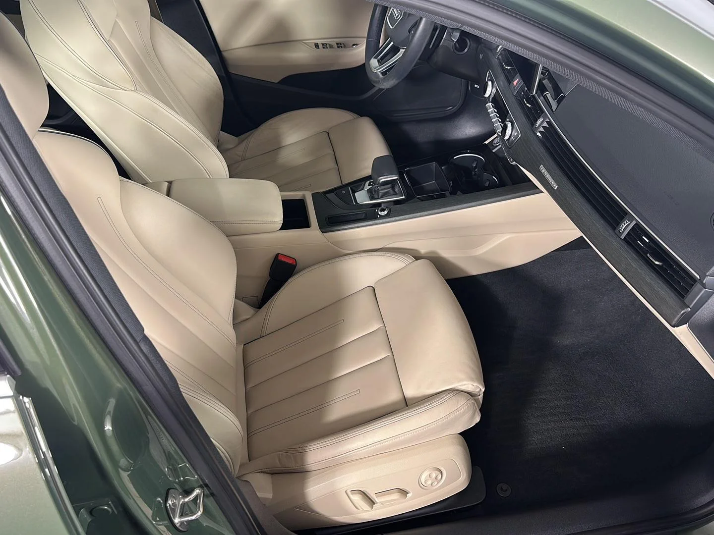 Used 2024 District Green Metallic Audi S line Premium image 6