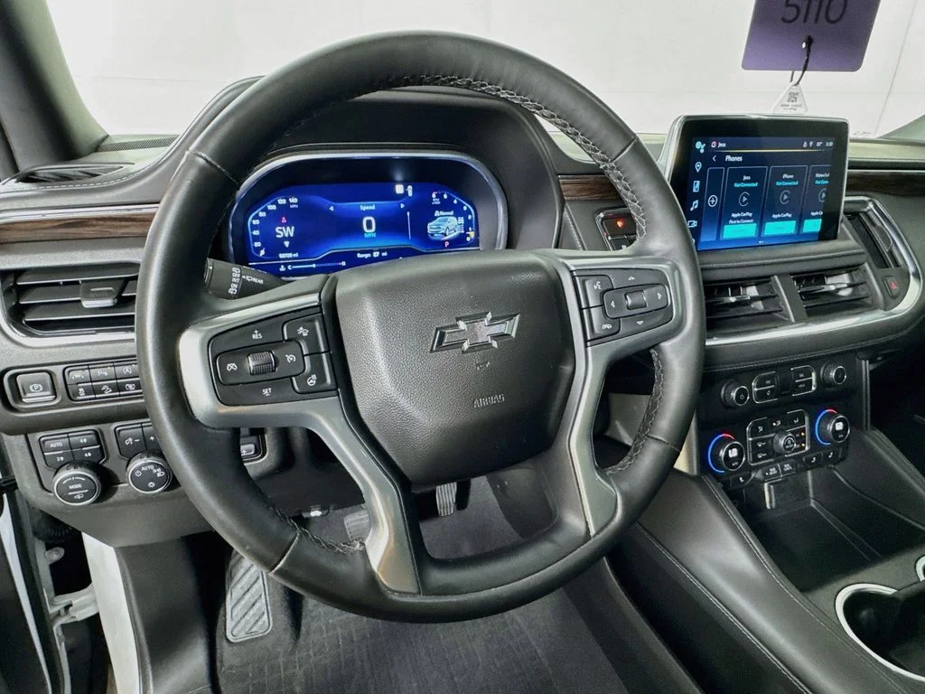Used 2023 White Chevrolet Z71 image 11