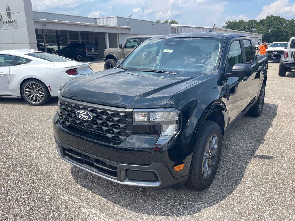New 2026 Shadow Black Ford XLT image 2