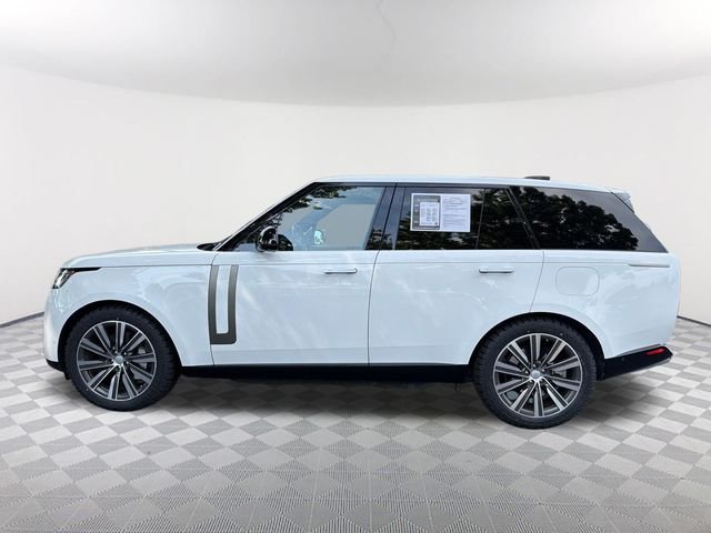 Used 2023 White Land Rover SE image 8