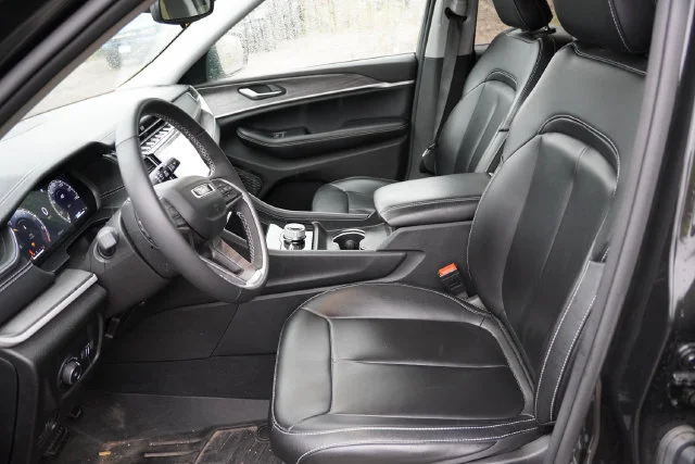 Used 2024 Brown Jeep Limited image 5