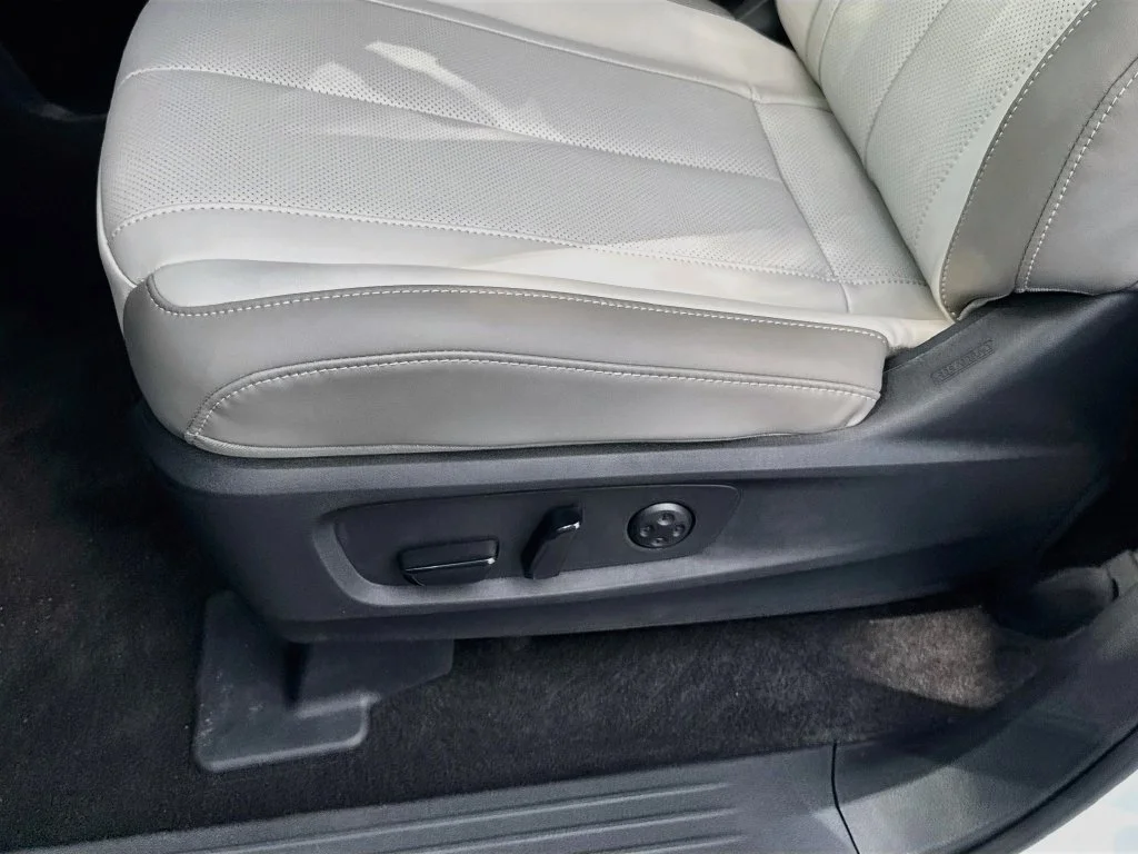 New 2027 White INFINITI LUXE image 20