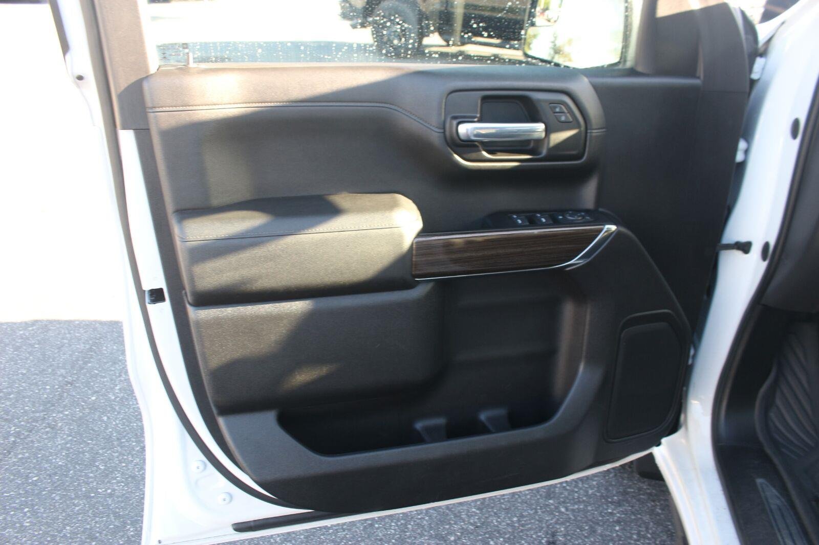 Used 2022 SUMMIT WHITE Chevrolet RST image 14