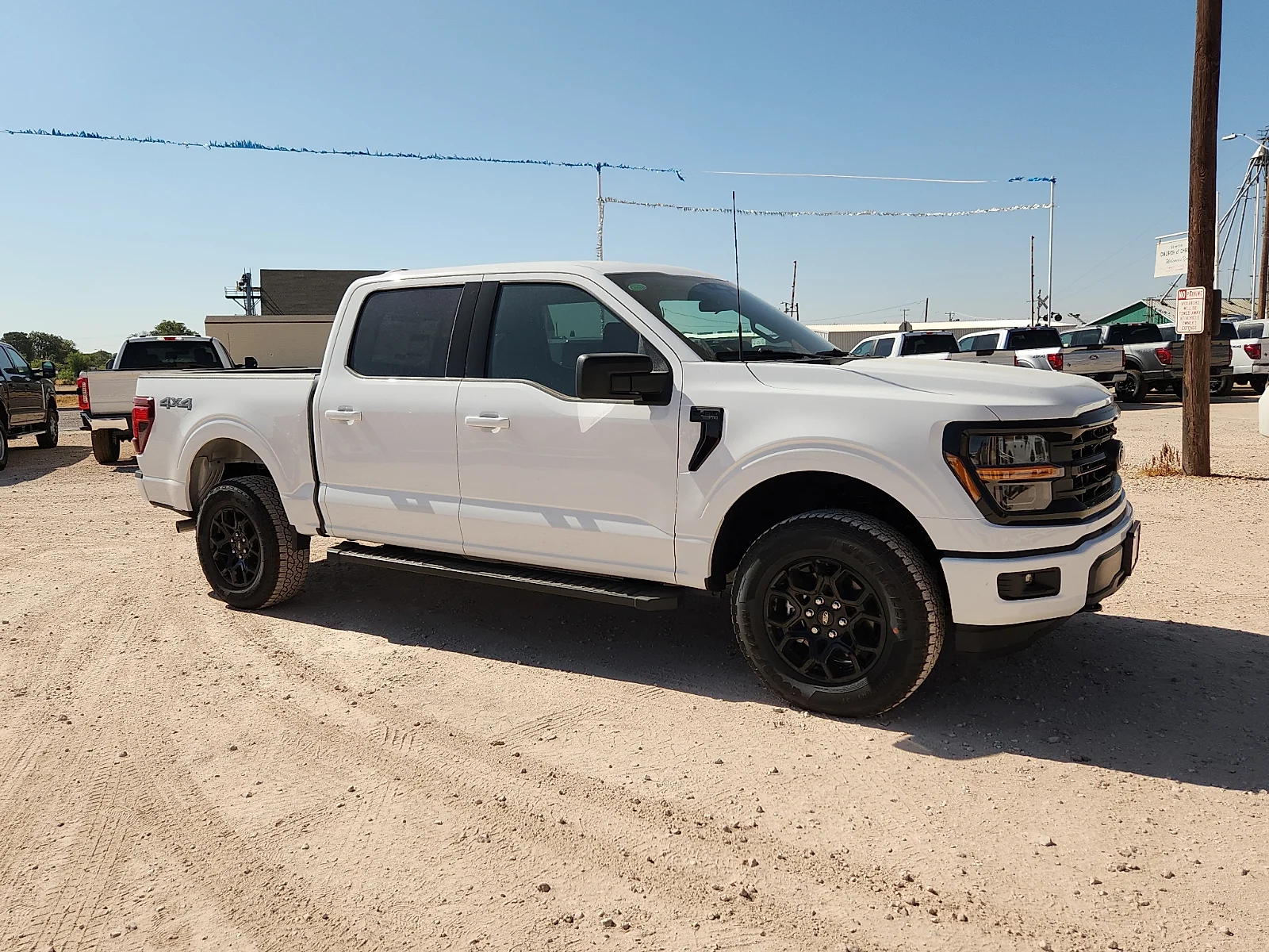 New 2026 Oxford White Ford XLT image 8