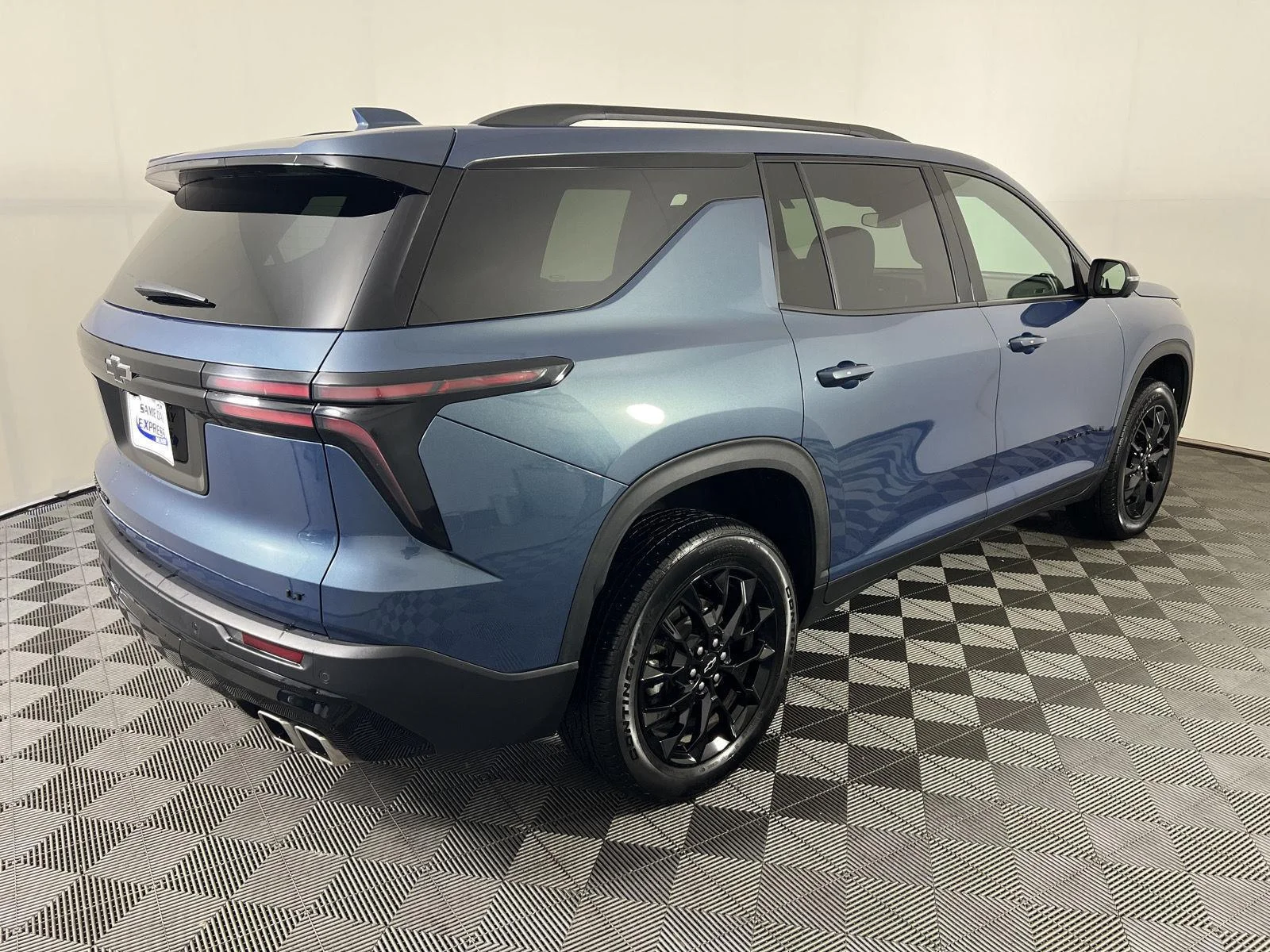 Used 2024 Lakeshore Blue Metallic Chevrolet LT image 28