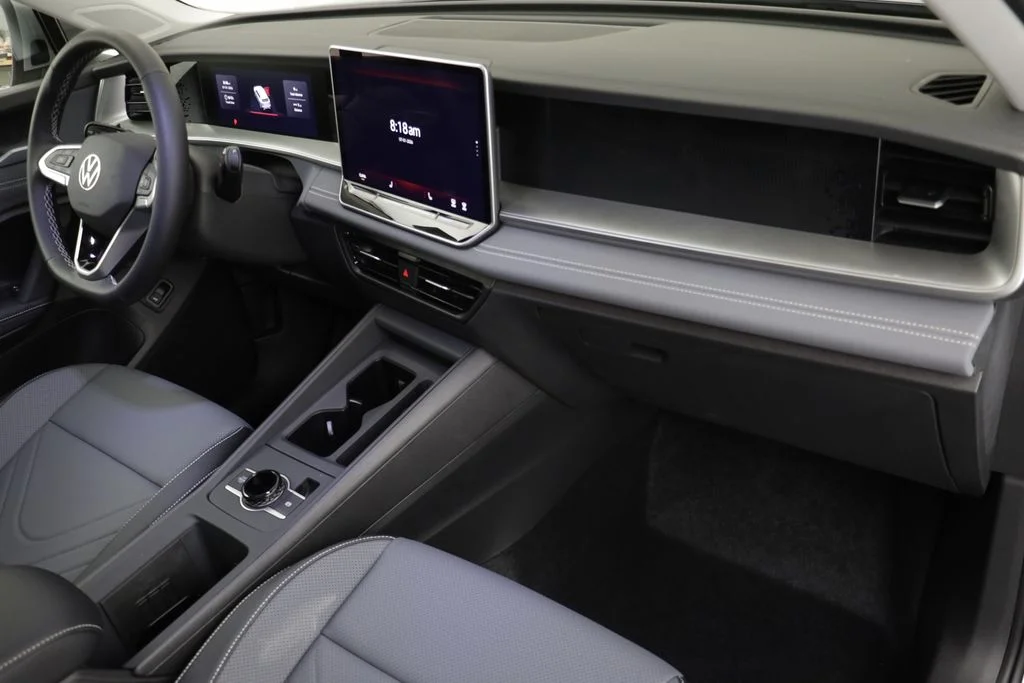New 2026 Silver Volkswagen 2.0T SE image 20