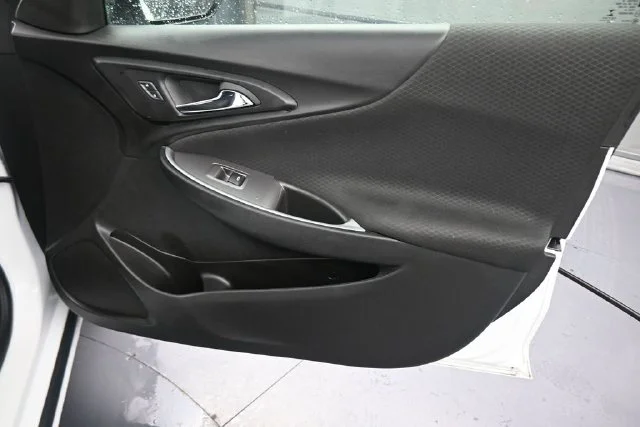 Used 2024 White Chevrolet LT image 13