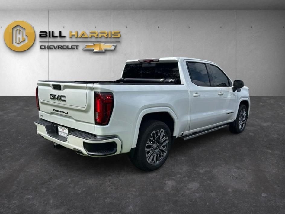 Used 2022 White GMC Denali image 5