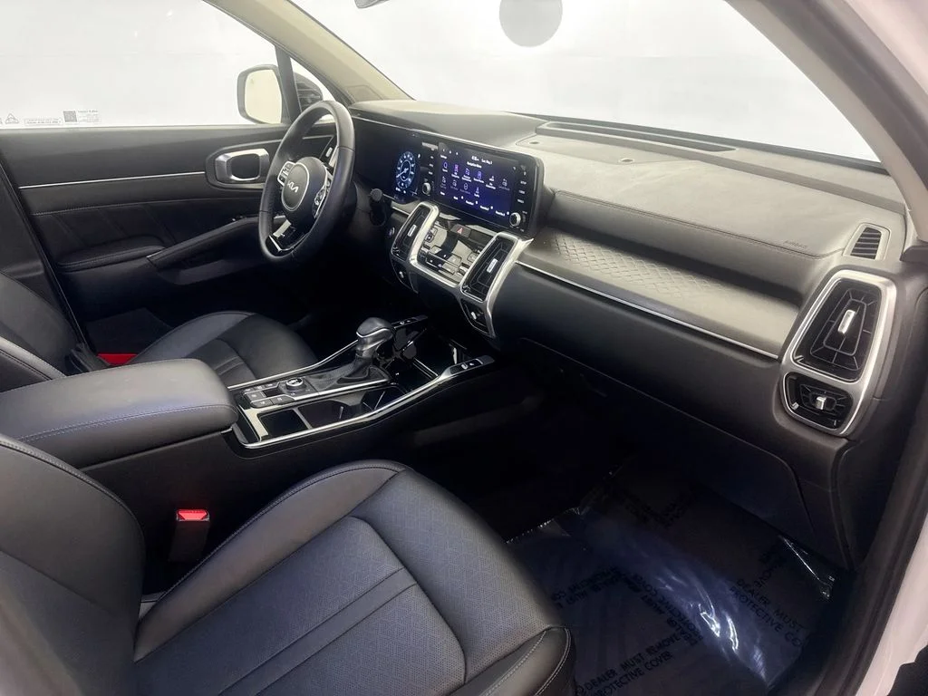 Used 2023 White Kia SX image 28