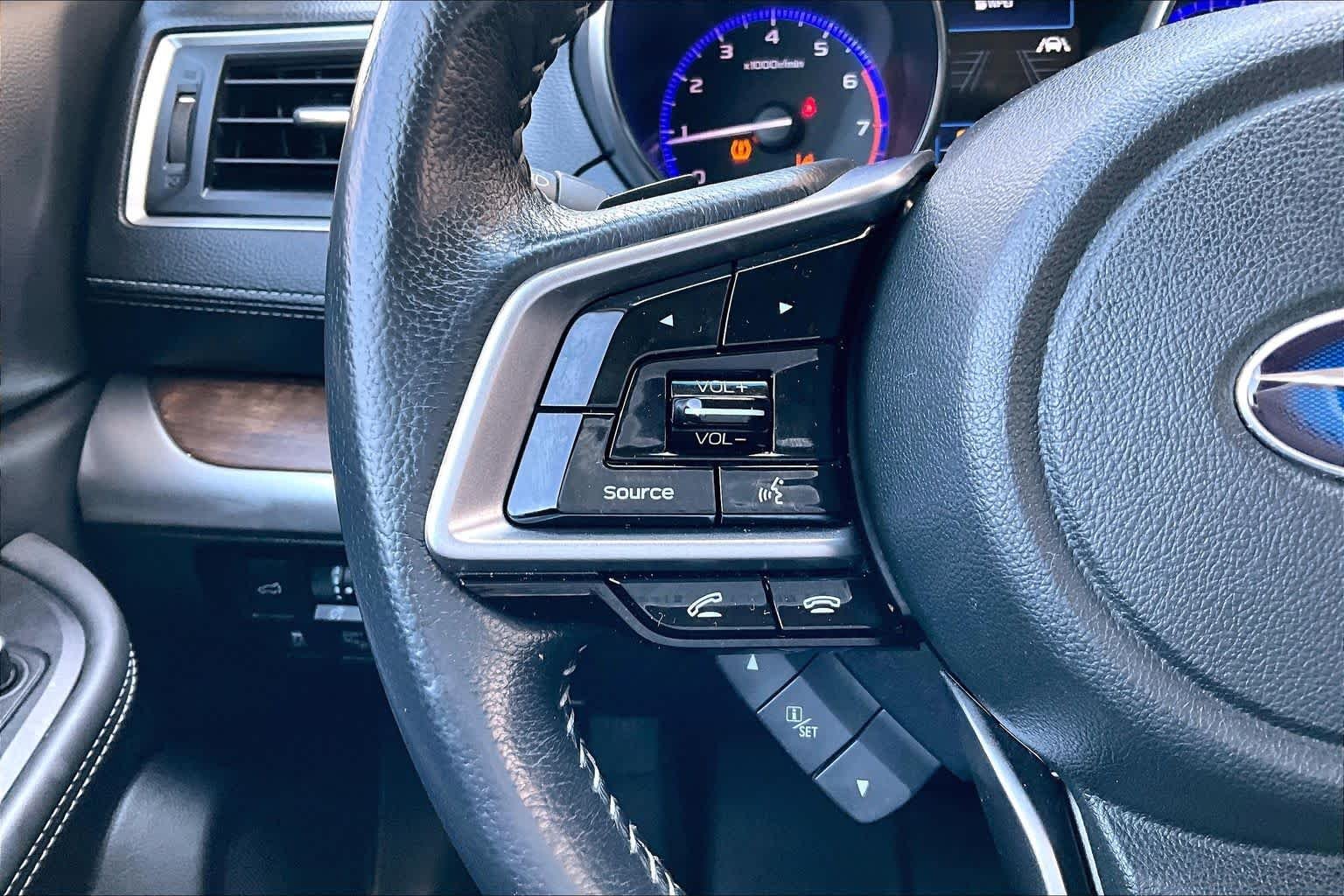 Used 2018 Ice Silver Metallic Subaru Limited image 24