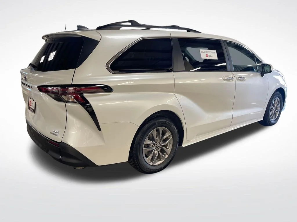 Used 2023 Beige Toyota XLE image 5