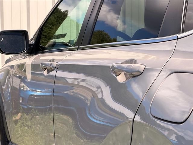 Used 2018  Honda Touring image 11