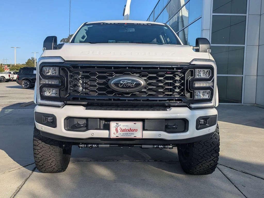 New 2026 Star White Metallic Tri-Coat Ford Lariat image 8