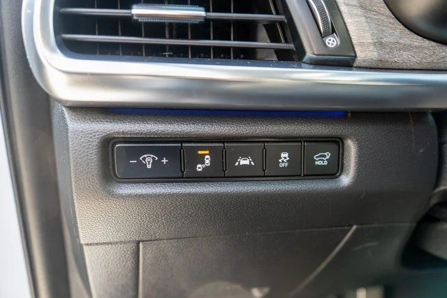 Used 2021 White Kia SX image 26