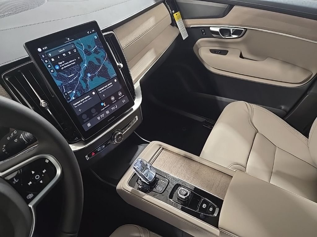 2026 Volvo XC90 Plus - Photo 13