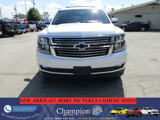 Used 2019 IRIDESCENT PEARL TRICOAT Chevrolet Premier image 2