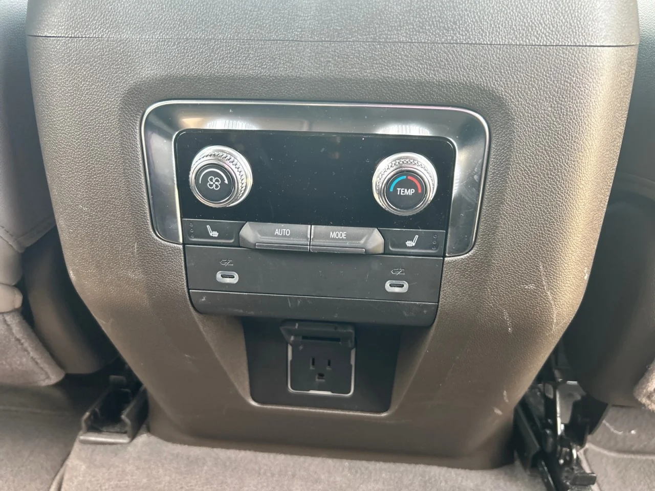 Used 2024 Onyx Black GMC SLT image 21