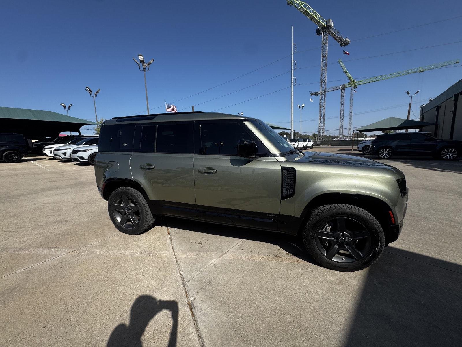Used 2021 Pangea Green Land Rover X-Dynamic HSE image 9