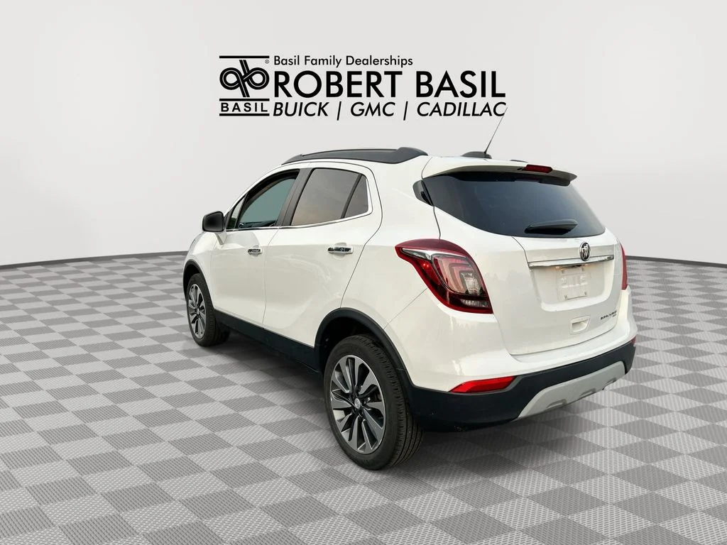 Used 2022 White Buick Preferred image 6