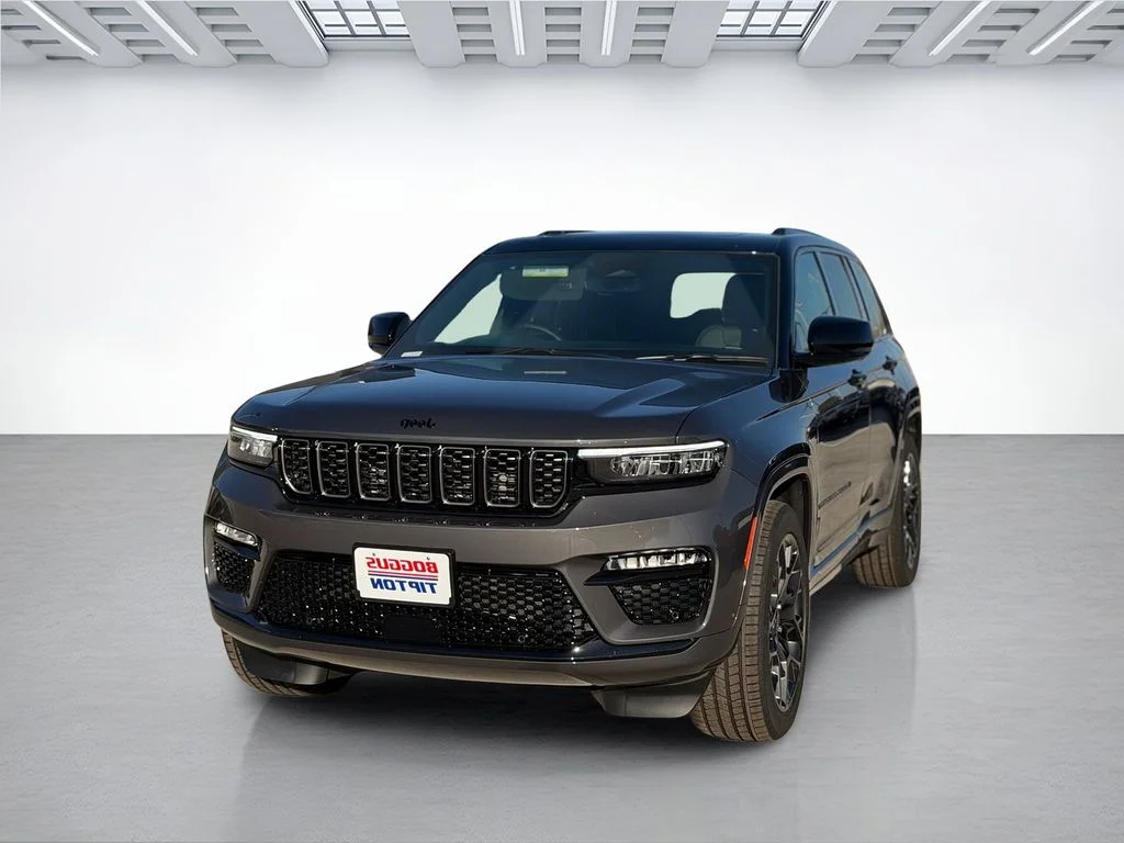 New 2025 Baltic Gray Metallic Clear-Coat Exterior Paint Jeep Summit Reserve image 3