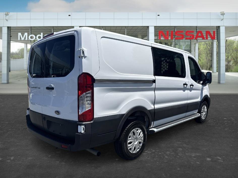 Used 2025 Oxford White Ford Base image 5
