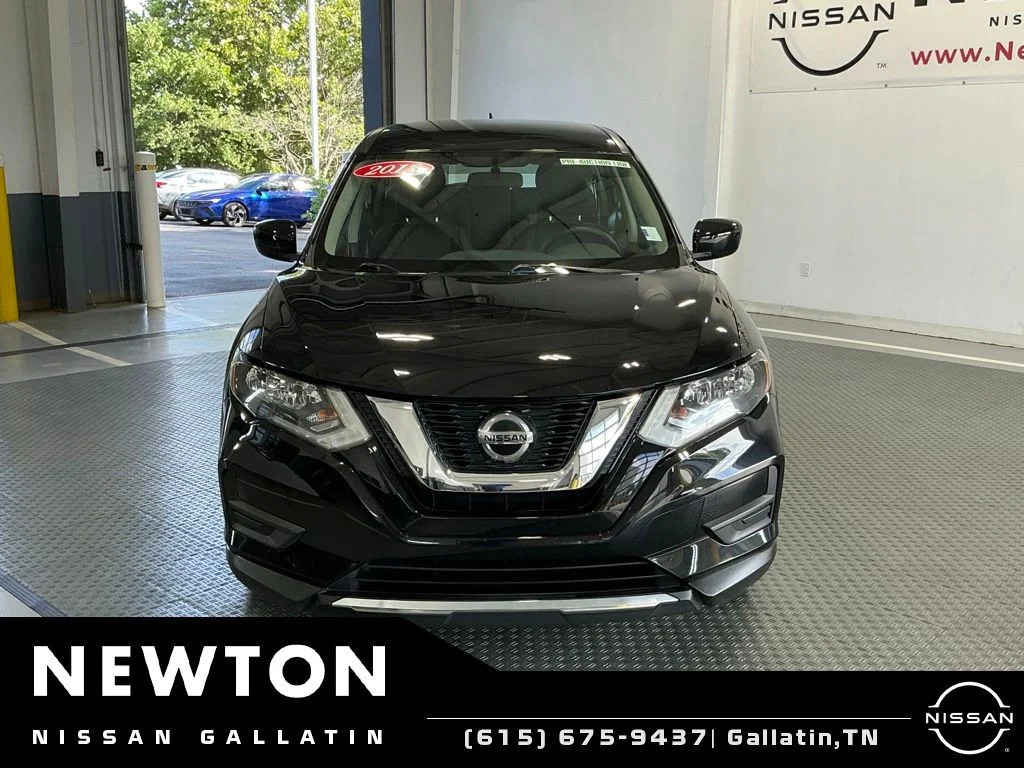 Used 2018 Magnetic Black Nissan S image 17