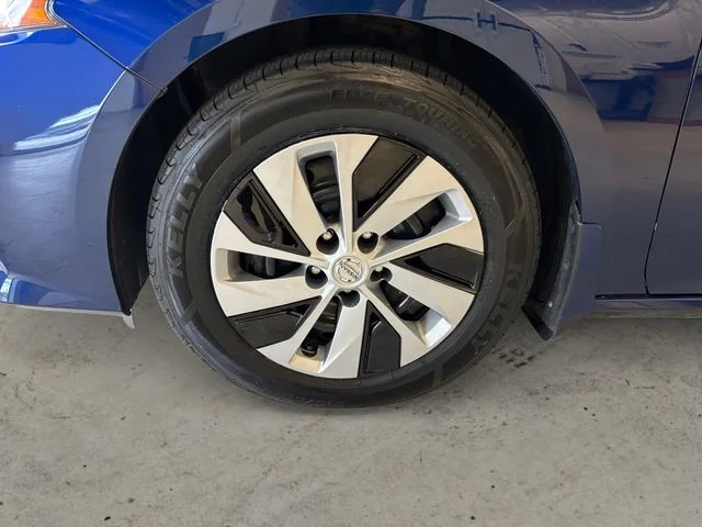 Used 2019 Deep Blue Pearl Nissan 2.5 S image 15