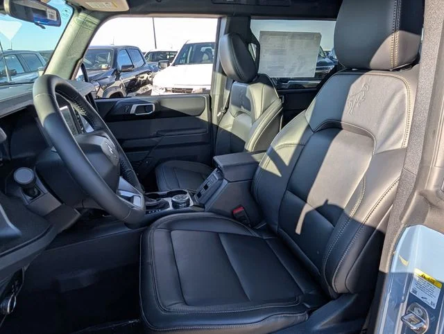 New 2025 Azure Gray Metallic Tri-Coat Ford Badlands® image 6