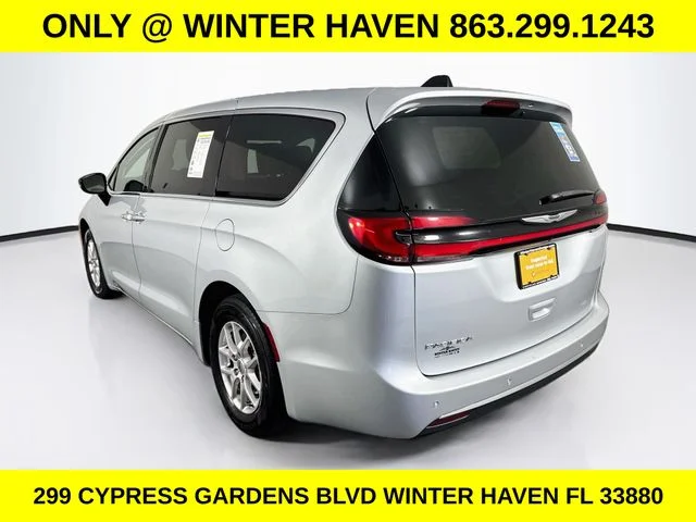 Used 2024 Silver Chrysler Touring L image 5