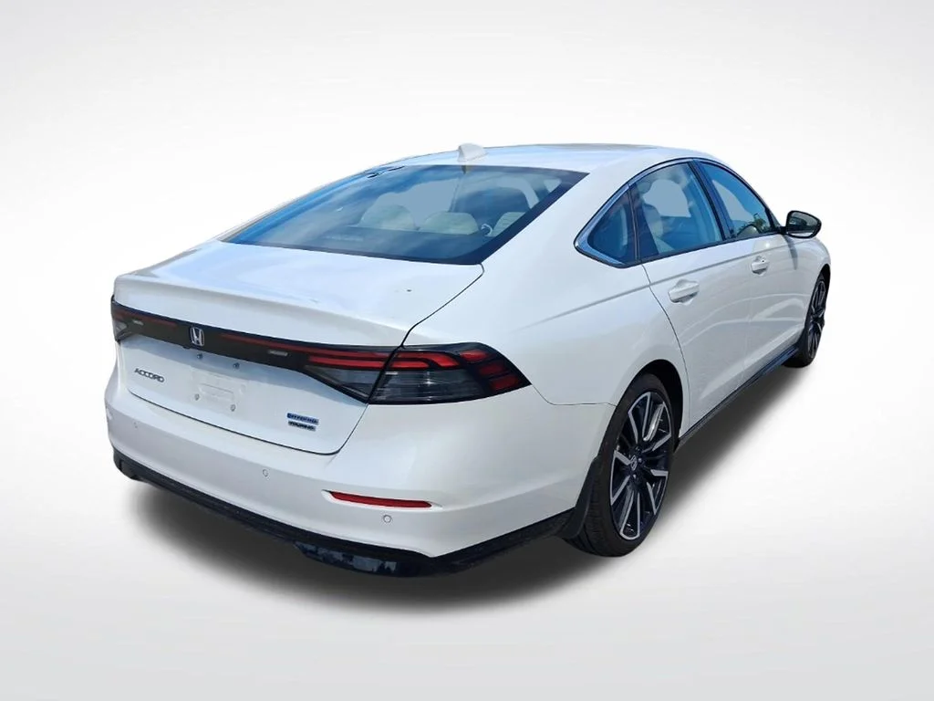 Used 2024  Honda Touring image 7