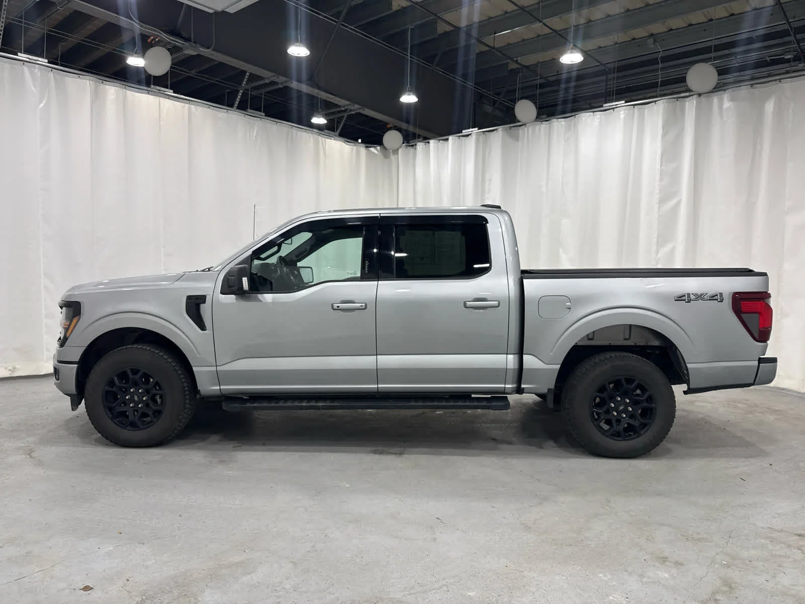 Used 2024 Silver Ford XLT image 2
