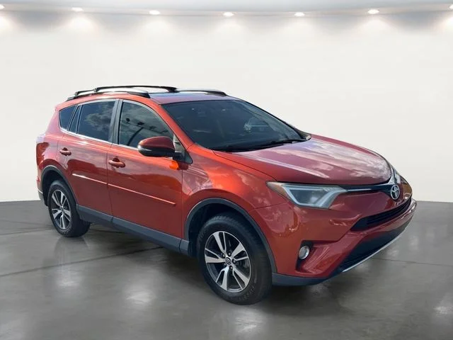 Used 2016 Red Toyota XLE image 2