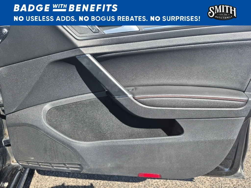 Used 2019 Deep Black Pearl Effect Volkswagen SE image 10
