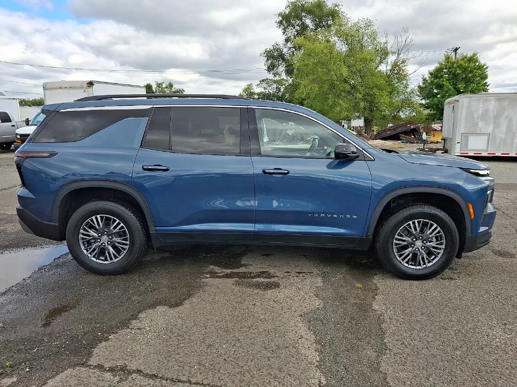 Used 2025 Blue Chevrolet LT image 13