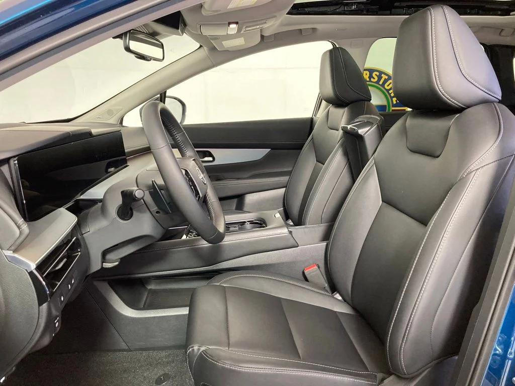 Used 2025 Blue Nissan SL image 12