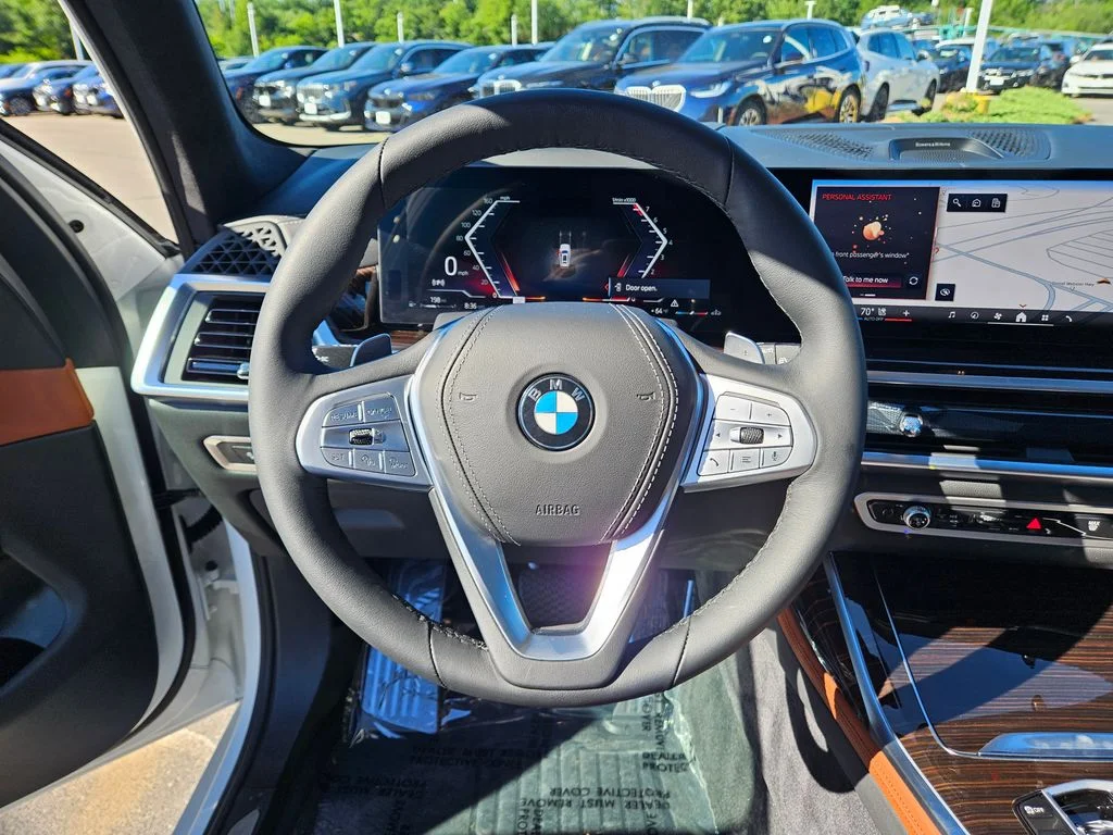 Used 2026 Mineral White Metallic BMW xDrive40i image 28