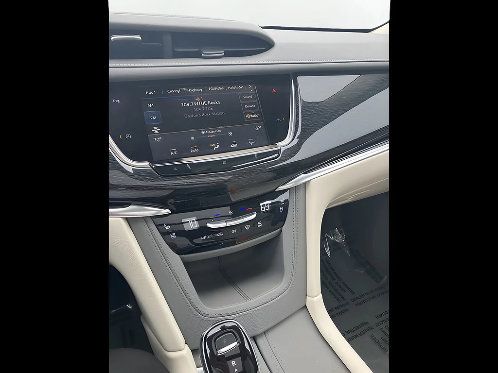 Used 2021 Wilder Metallic Cadillac Premium Luxury image 13