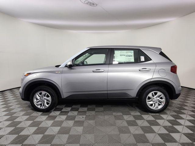 New 2026 Silver Hyundai SE image 2