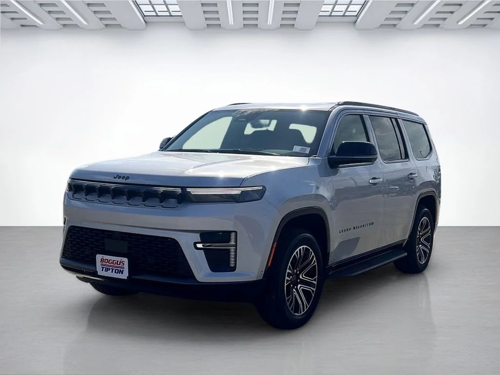 New 2026 Silver-Zynith Exterior Paint Jeep  image 8