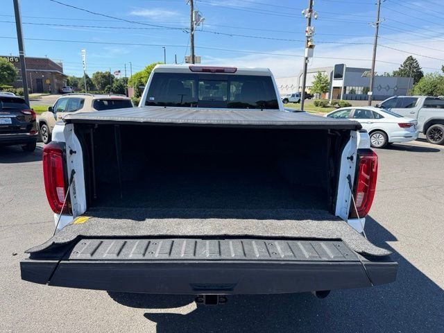 Used 2022 White Frost Tricoat GMC Denali image 8