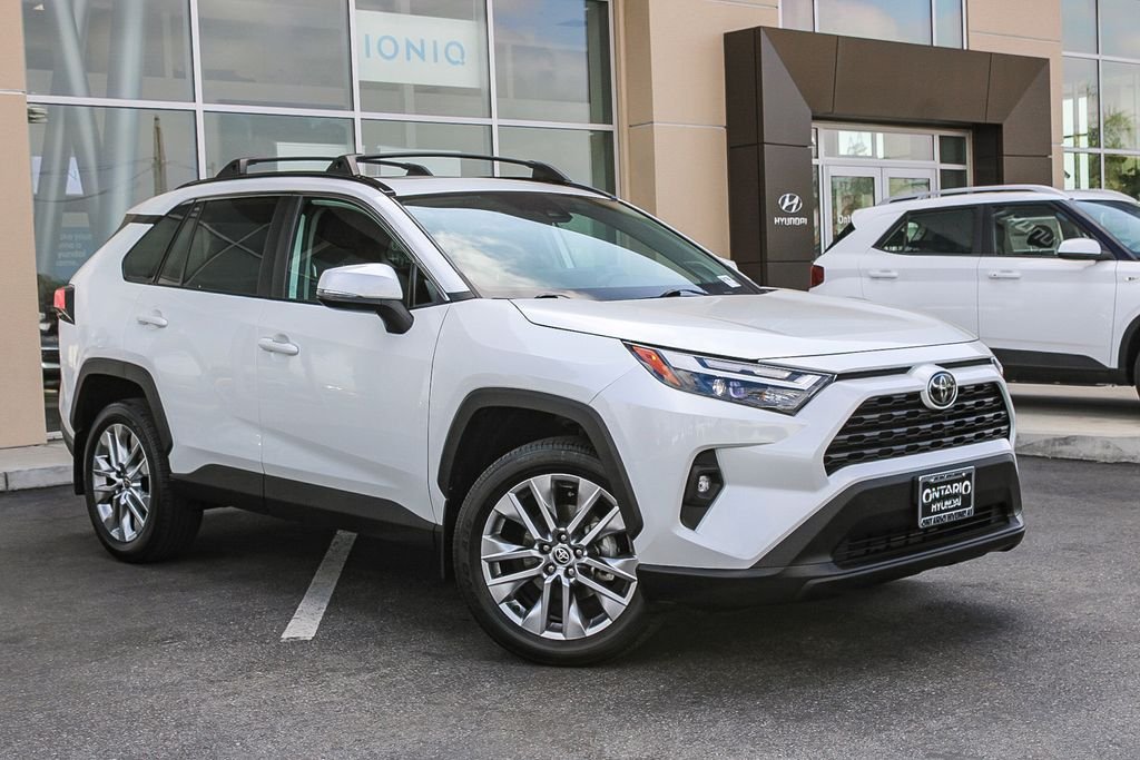 Used 2023 Beige Toyota XLE Premium image 2