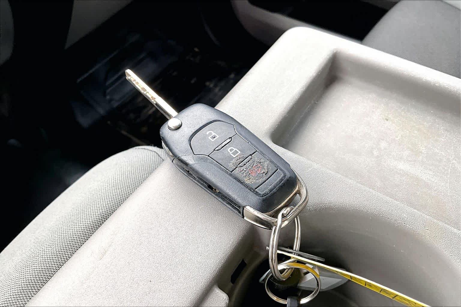 Used 2015 Magnetic Metallic Ford XL image 15