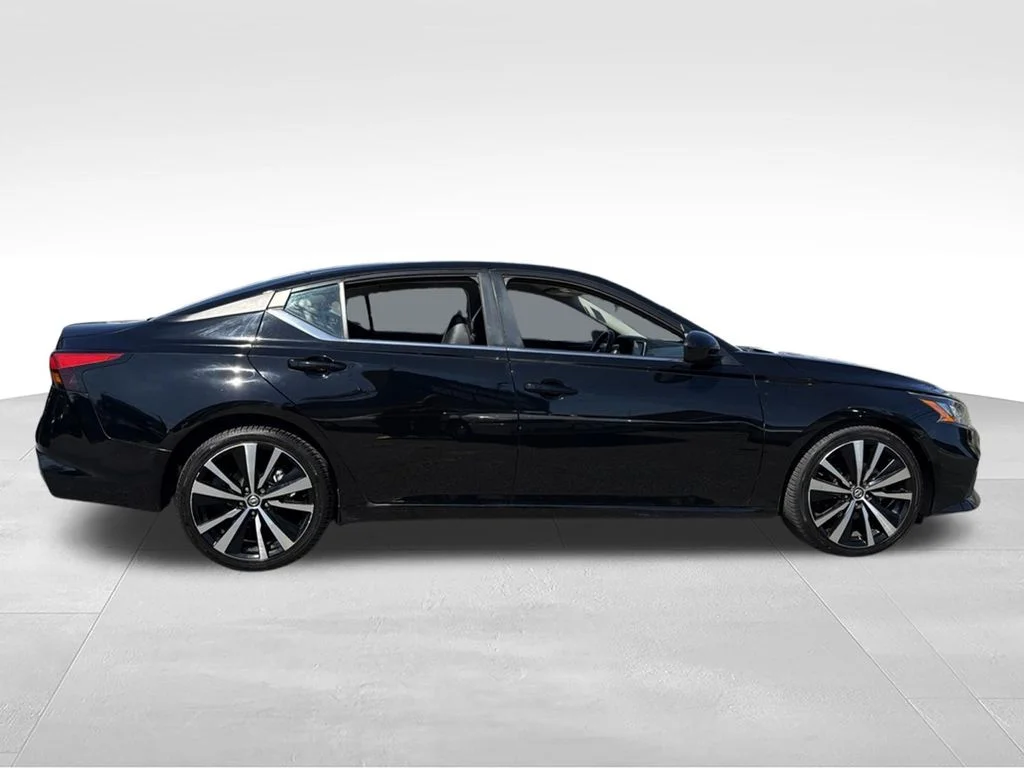 2020 Nissan Altima SR - Photo 10