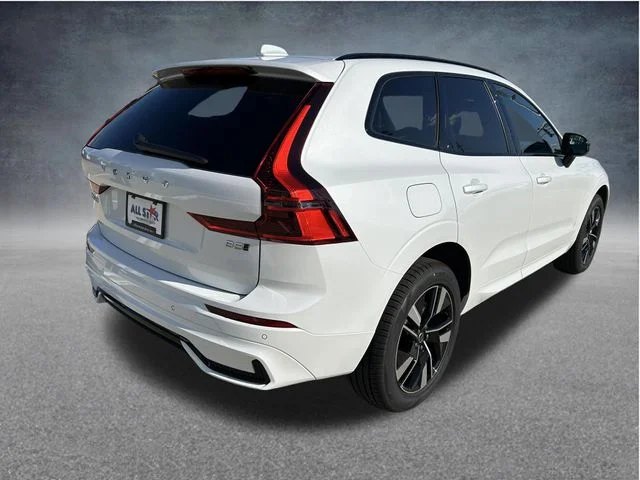 New 2026 Crystal White Volvo Core image 8