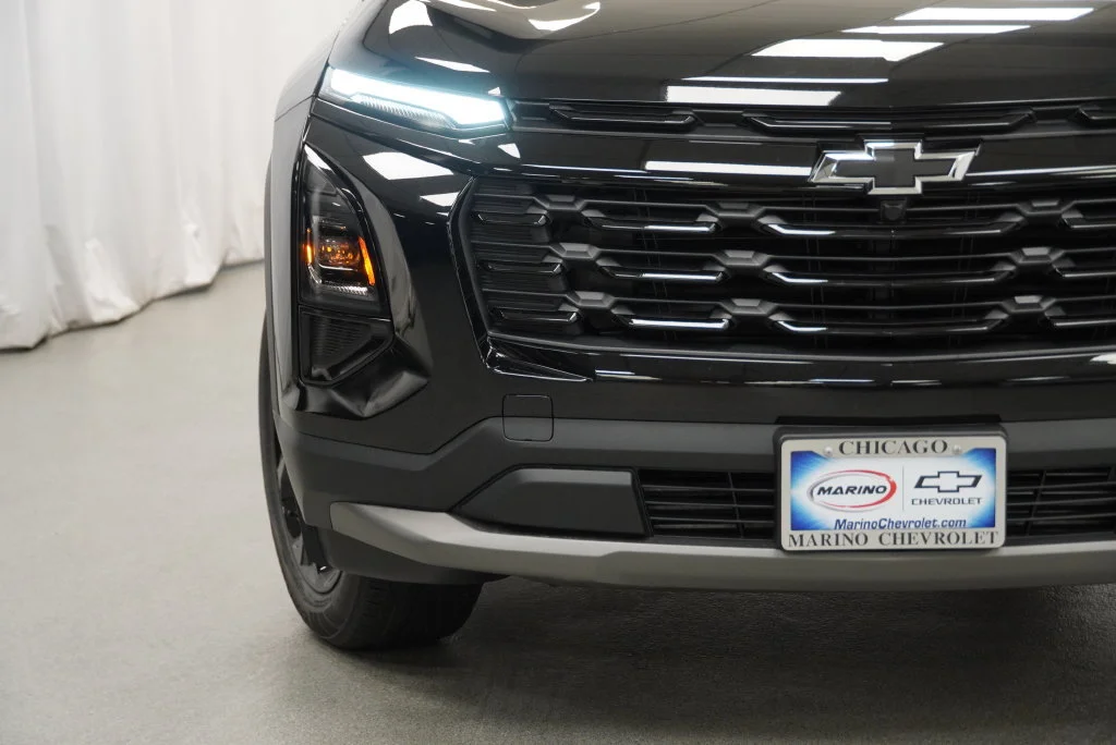 New 2027 Mosaic Black Metallic Chevrolet LT image 32
